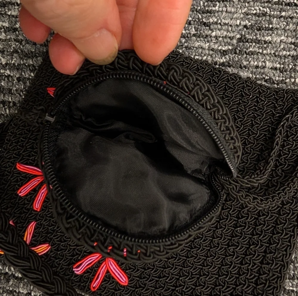 Bohemian Floral Crochet Crossbody & Matching Coin Purse Black & Pink